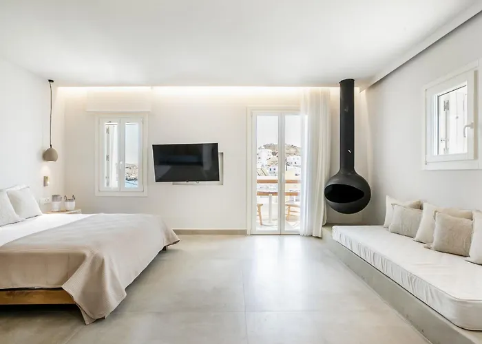 Hotel Blue - 4 Luxurious, Sea Front Kithnos