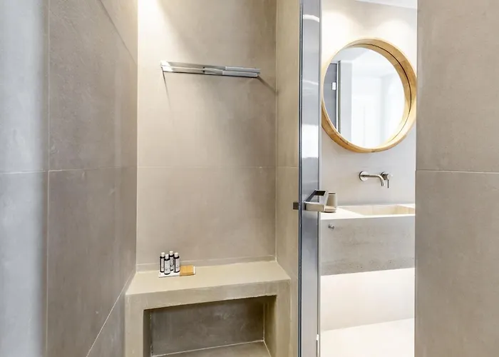 Blue - 4 Luxurious, Sea Front