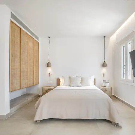Kythnos Blue - 4 Luxurious, Sea Front * Loutrá