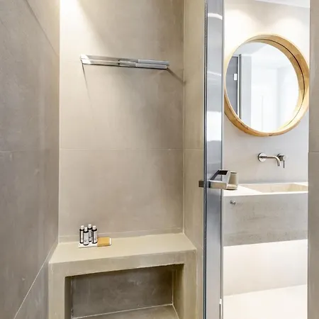 Blue - 4 Luxurious, Sea Front