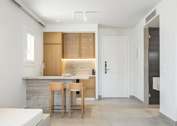 Blue - 4 Luxurious, Sea Front Kitnos